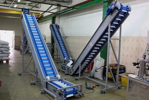 L-образный транспортер для грузов